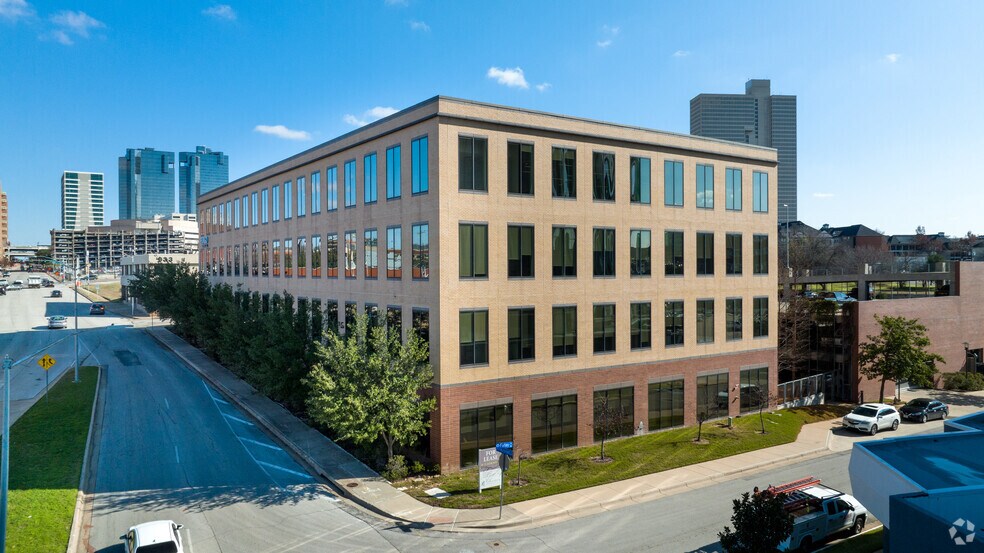 More Photos Of 100 Lexington St, Fort Worth Office For Lease