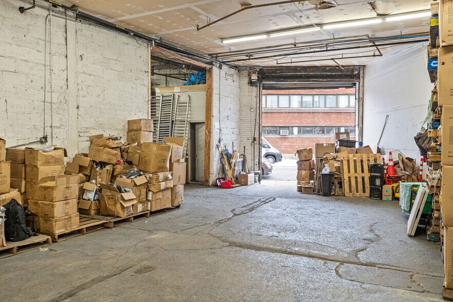 More Photos Of 15 N 15th St, Brooklyn Warehouse For Lease