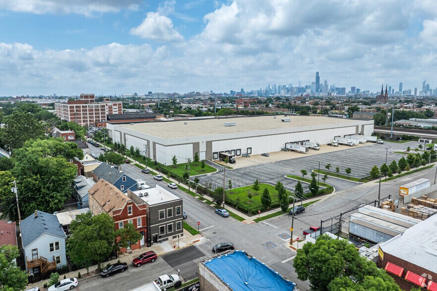 More Photos Of 2545 W 24th St, Chicago Warehouse For Lease