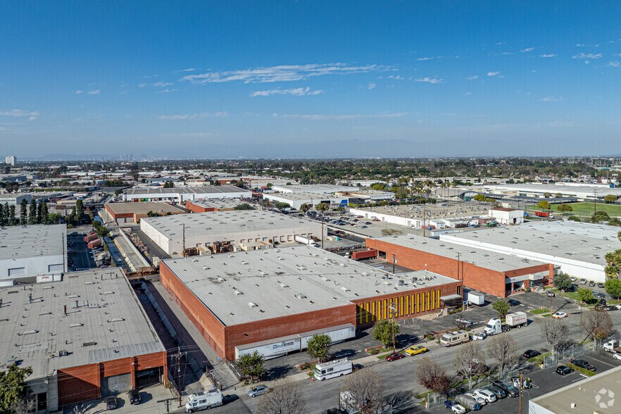 More Photos Of 3131 E Maria St, Rancho Dominguez Warehouse For Lease