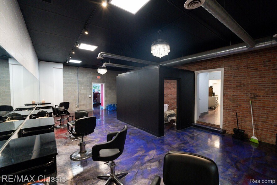 More Photos Of 23365 Woodward Ave, Ferndale Storefront Retail Office For Sale