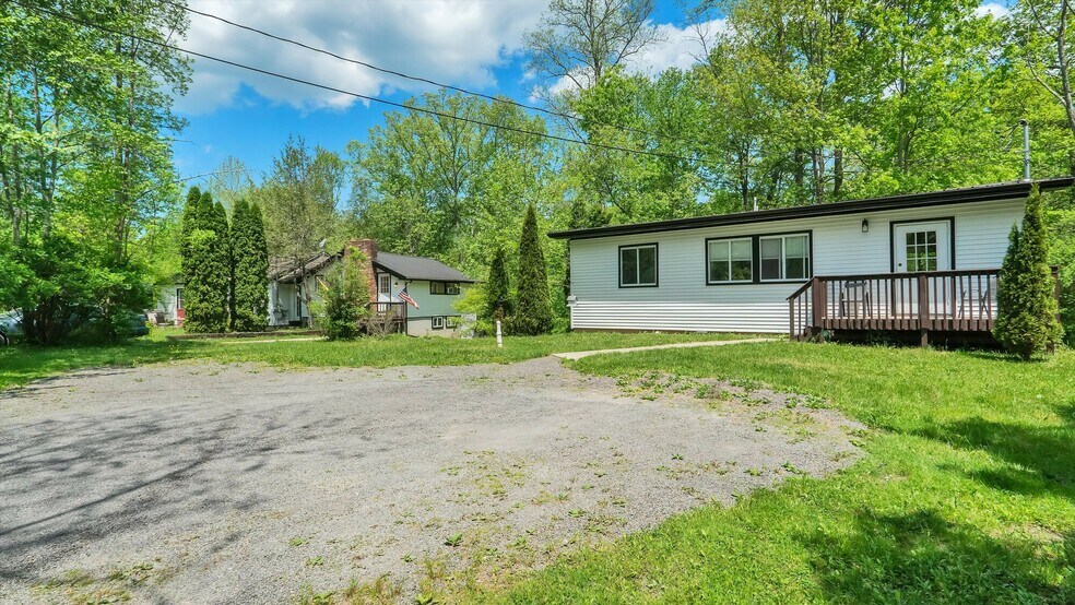 More Photos Of 1460 Pocono Ln, Bartonsville Multifamily For Sale