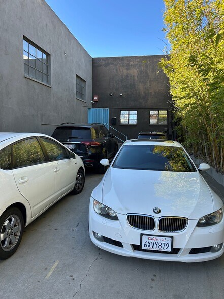 More Photos Of 3571 Hayden Ave, Culver City Warehouse For Lease