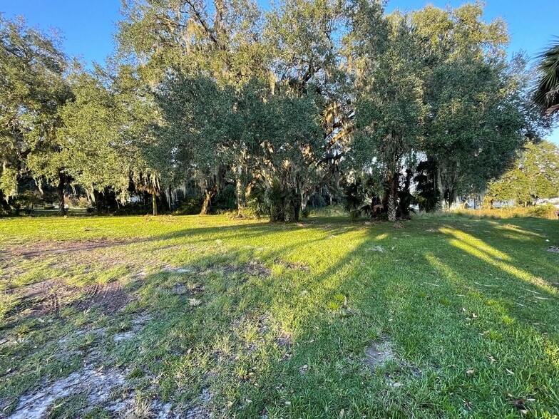 More Photos Of 830 S Main St, Wildwood Auto Dealership For Sale