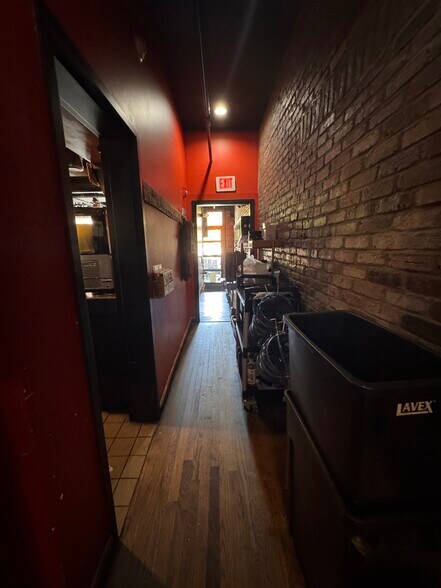 More Photos Of 4-6 Sheridan Ave, Albany Storefront Retail Office For Lease