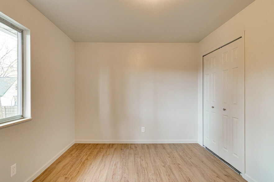 More Photos Of 112 N Hazelton St, Flushing Multifamily For Sale