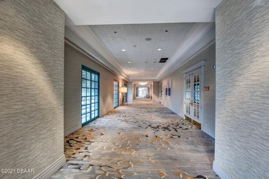 More Photos Of 100 N Atlantic Ave, Daytona Beach Hotel For Lease