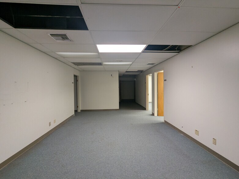 More Photos Of 715 Orleans St, Beaumont Office For Sale