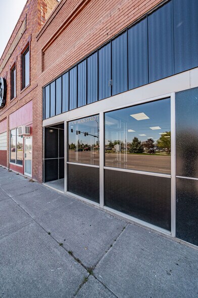 More Photos Of 27 NW Main St, Blackfoot Storefront Retail Office For Sale
