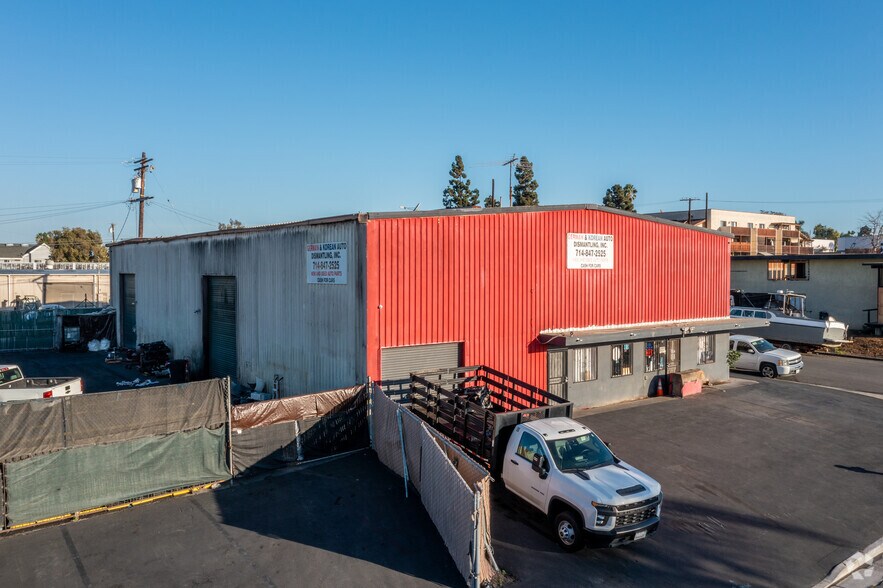 7671 Liberty Dr, Huntington Beach, CA 92647 Warehouse For Sale