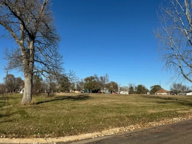 More Photos Of 211 SE 4th St, Madison Land For Sale