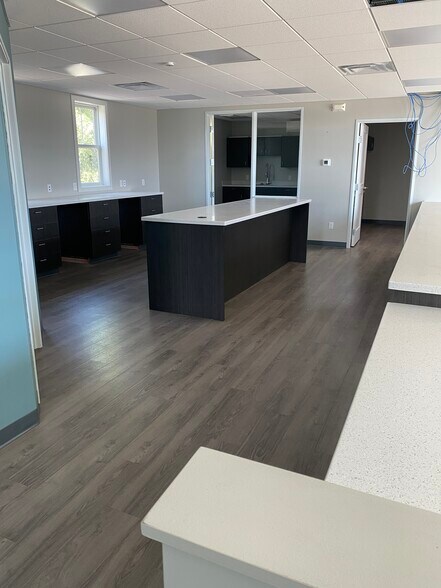 More Photos Of 8083 Vineyard Pky, Kalamazoo Freestanding For Lease