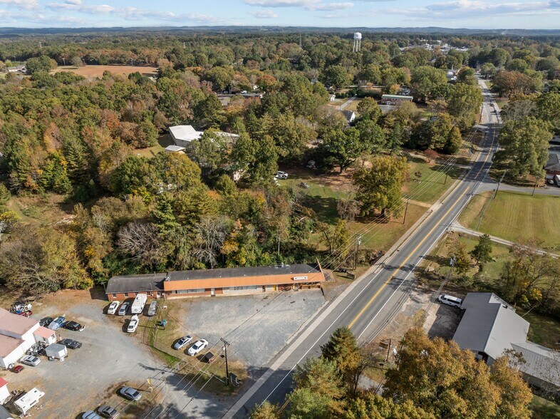 More Photos Of 1128 N Main St, Oakboro Restaurant For Sale
