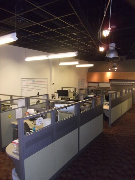 More Photos Of 8115 Isabella Ln, Brentwood Loft Creative Space For Lease