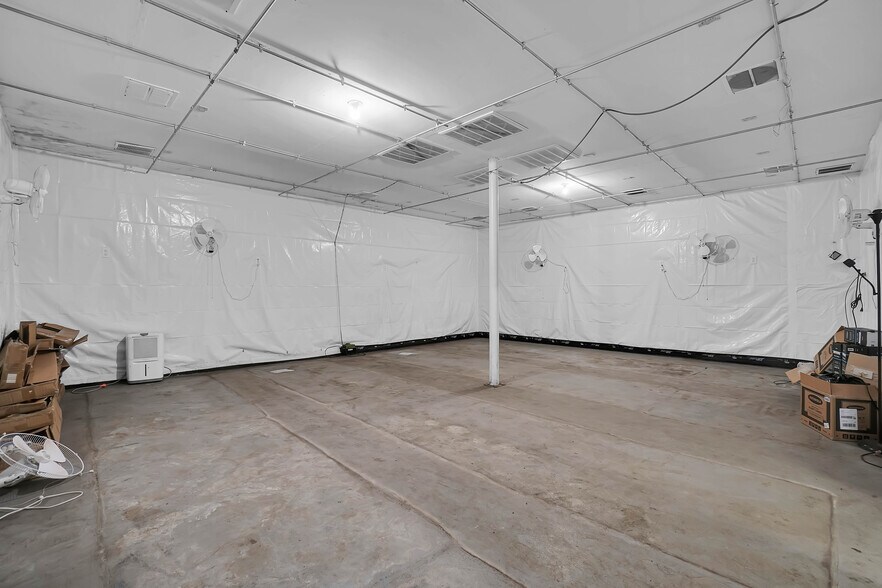 More Photos Of 42851 E County Road 1470, Lone Wolf Land For Sale