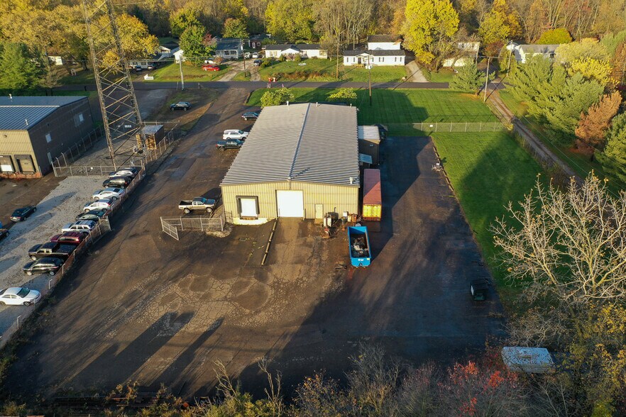 More Photos Of 3822 Victory Ave, Louisville Warehouse For Lease