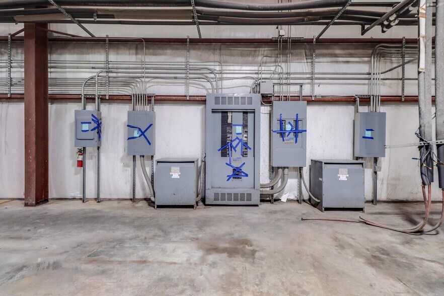 More Photos Of 21051 Coastal Pky, Gulfport Industrial For Sale