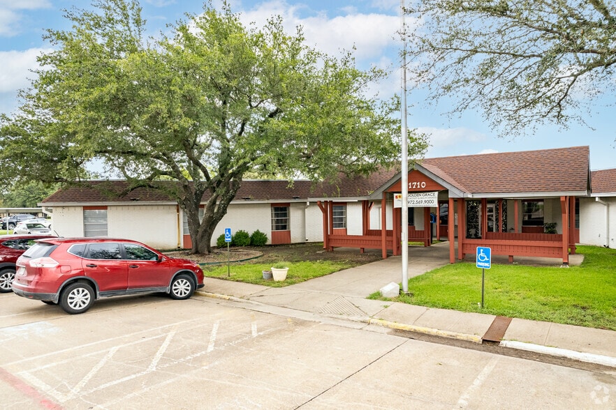 More Photos Of 1710 N McDonald St, McKinney Assisted Living For Sale