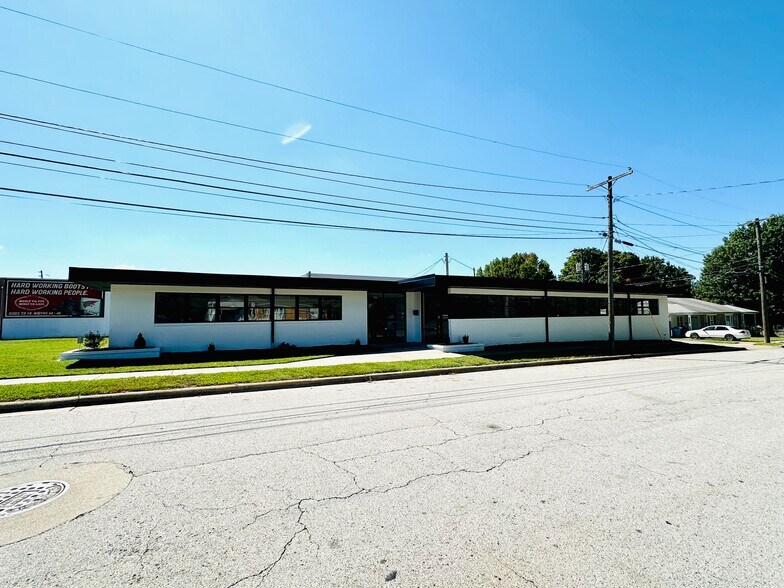 More Photos Of 1701 S Campbell Ave, Springfield Office For Sale