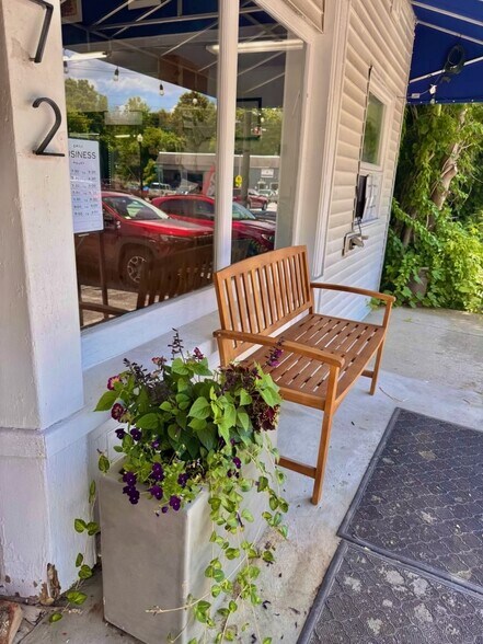 More Photos Of 972 VT Route 7A, Shaftsbury Storefront For Sale