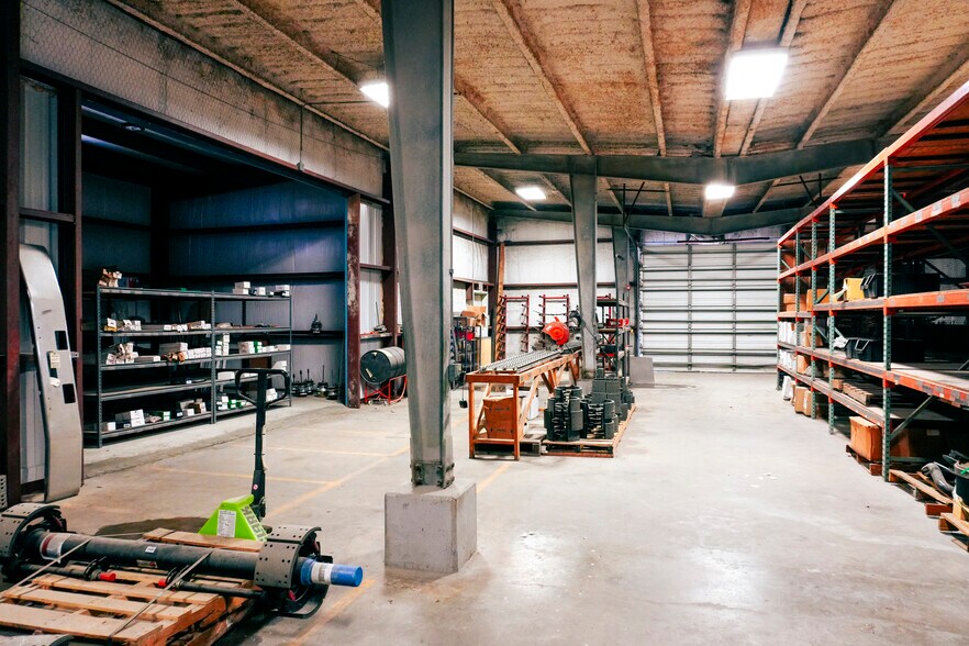 More Photos Of 6550 Leopard St, Corpus Christi Warehouse For Sale