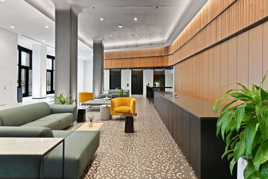 More Photos Of 21 E State St, Columbus Office For Lease