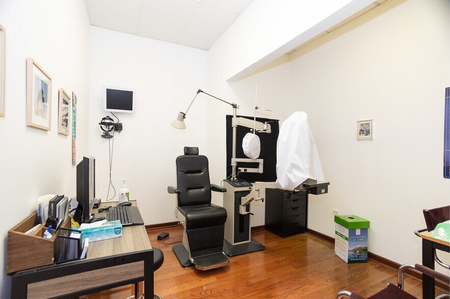 More Photos Of 8035 Lincoln Ave, Skokie Apartments For Sale