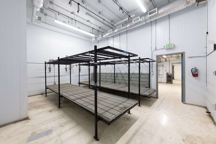 More Photos Of 197 E Jefferson Blvd, Los Angeles Warehouse For Sale