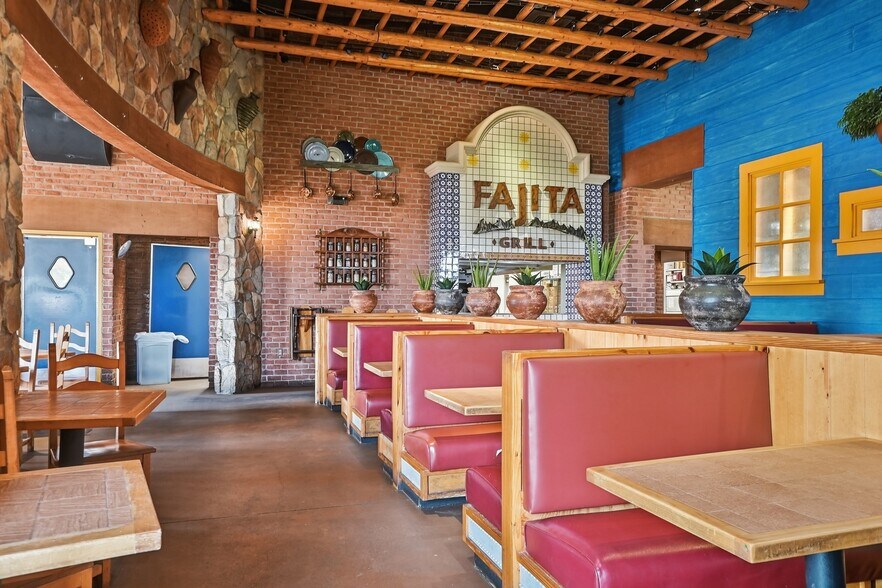 More Photos Of 1331 E North St, Rapid City Restaurant For Sale