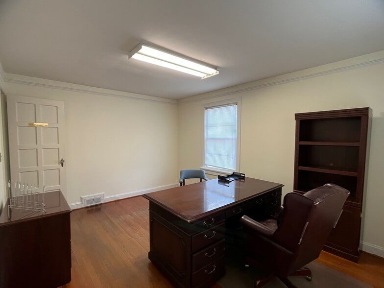 More Photos Of 203 W Nash St, Louisburg Office For Lease