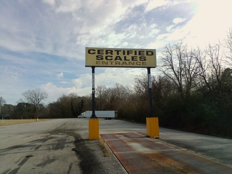 More Photos Of 35242 General Mahone Blvd, Ivor Convenience Store For Sale