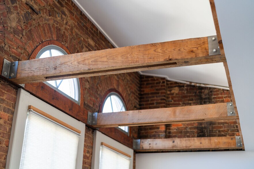 More Photos Of 111 S Augusta St, Staunton Storefront Retail Office For Sale