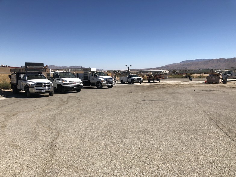 More Photos Of 17105 Darwin Ave, Hesperia Contractor Storage Yard For Lease