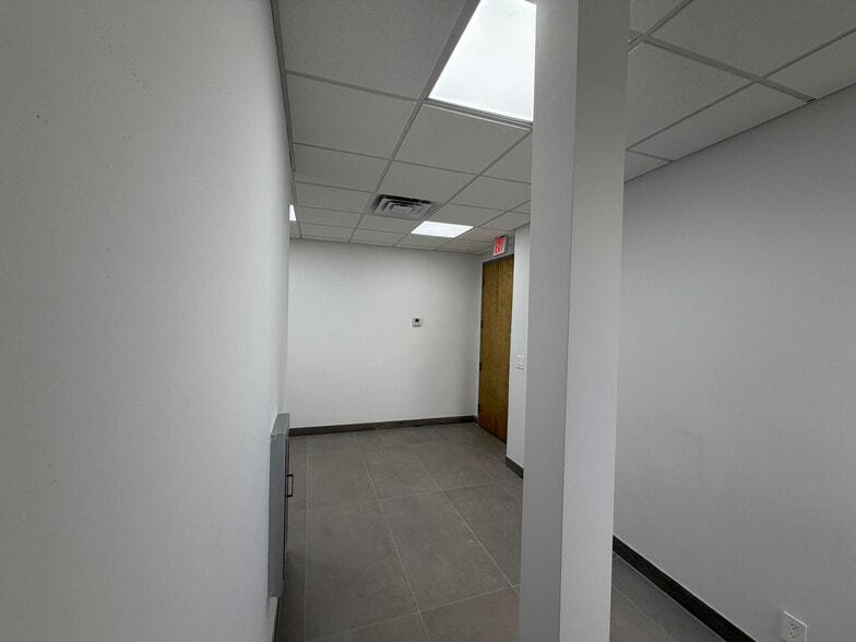More Photos Of 5170 N Federal Hwy, Fort Lauderdale Storefront Retail Office For Lease