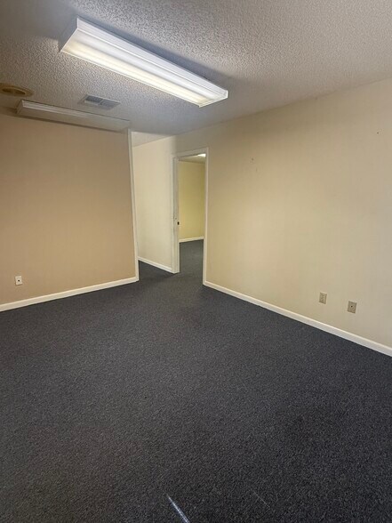 More Photos Of 330 W Bearss Ave, Tampa Medical For Lease