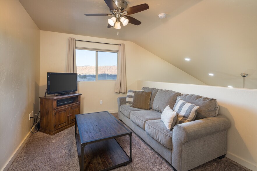 More Photos Of 3862 Desert Willow #9-A1 cir, Moab Specialty For Sale