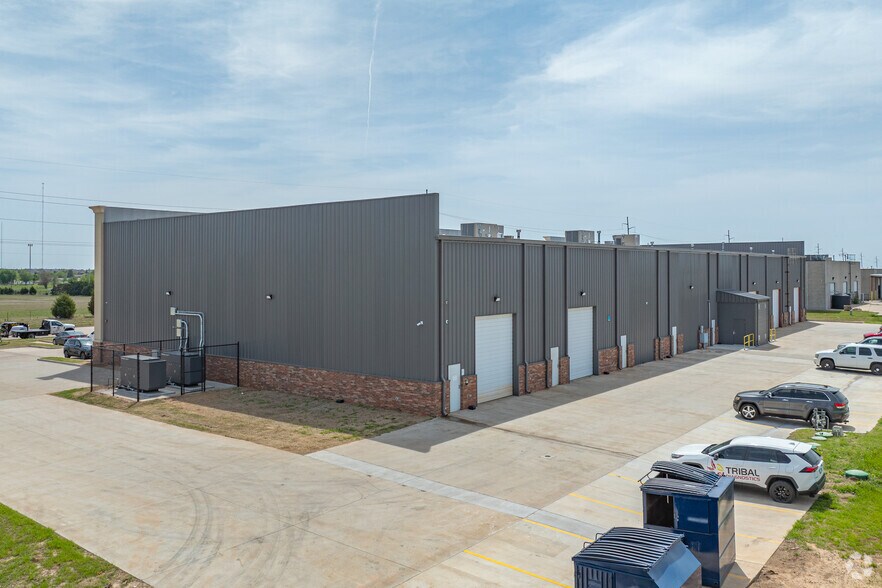 More Photos Of 9217-9301 S Eastern Ave, Oklahoma City Warehouse For Sale