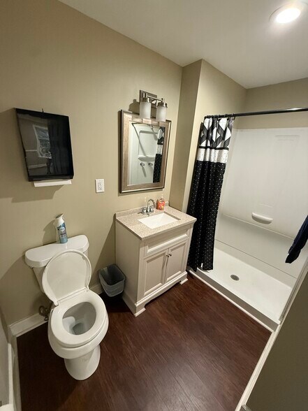 More Photos Of 6111 Peachtree Dunwoody Rd NE, Atlanta Office Residential For Sale