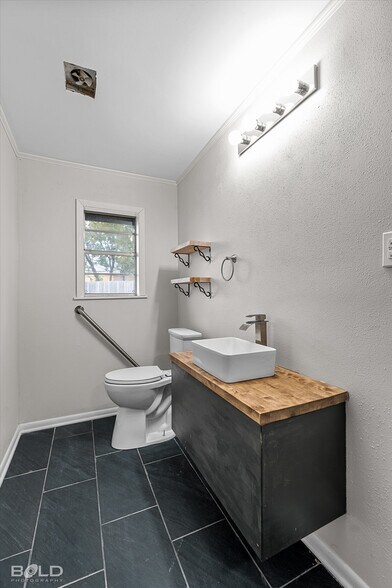 More Photos Of 9099 Mansfield Rd, Shreveport Healthcare For Sale