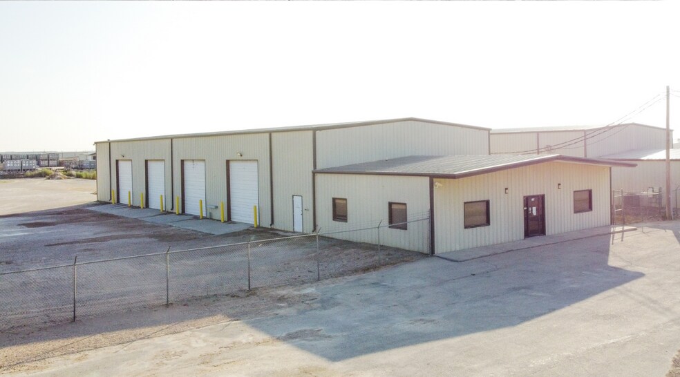More Photos Of 1509 S County Road 1309, Midland Warehouse For Lease