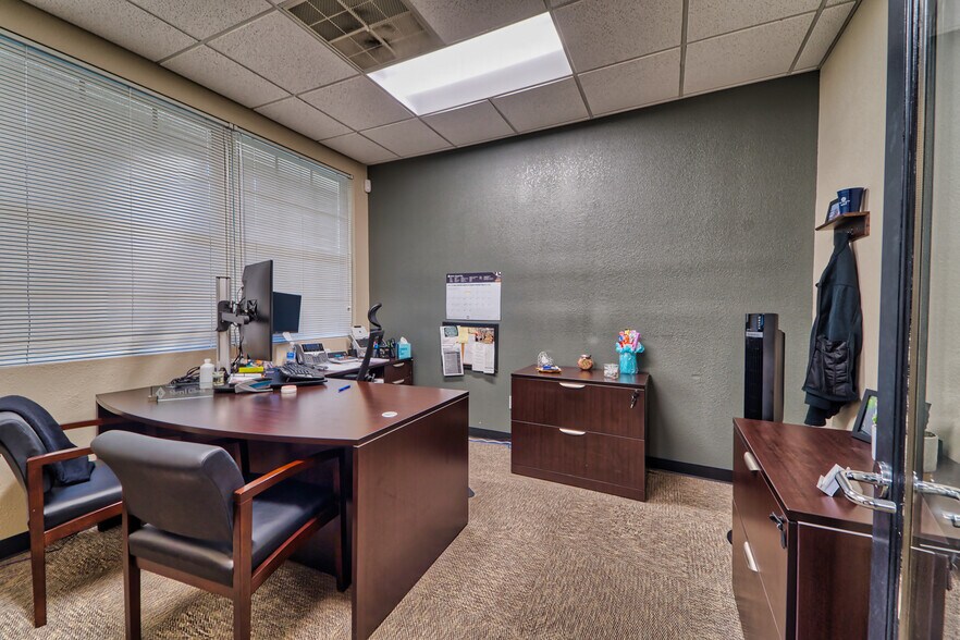More Photos Of 471 Century Park Dr, Yuba City Office For Sale