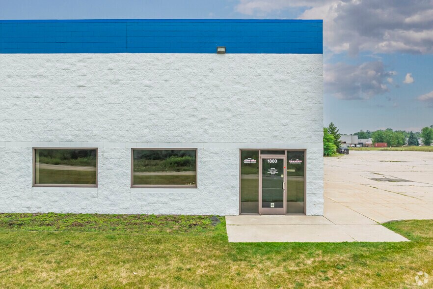 More Photos Of 1870-1880 Hydraulic Dr, Howell Warehouse For Lease