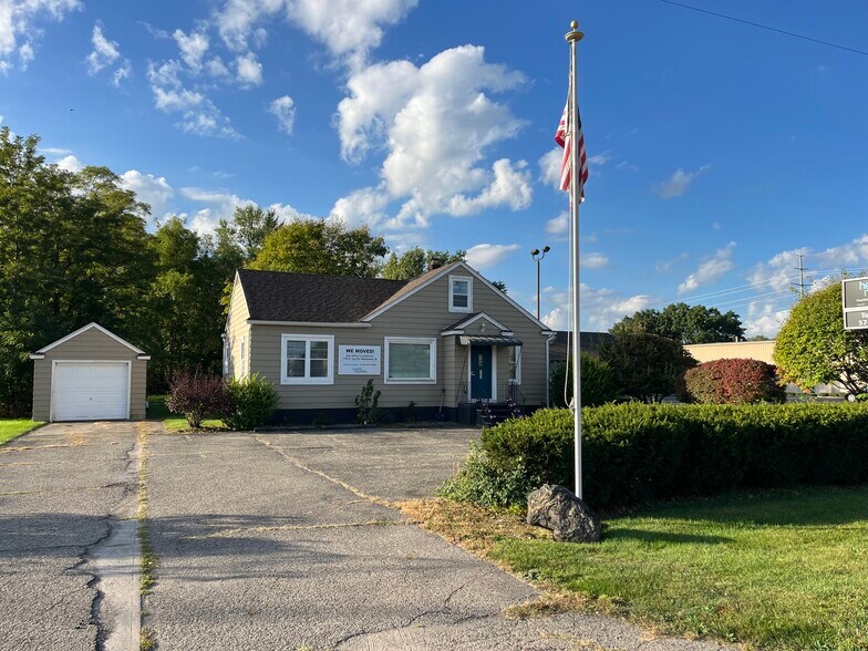 More Photos Of 4715 Lincolnway East, Mishawaka Office For Sale