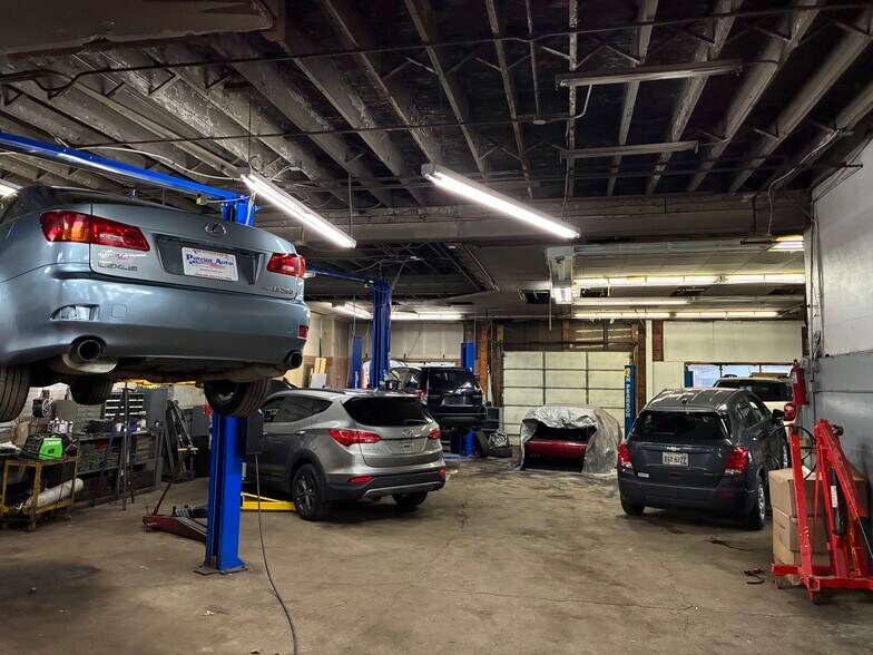 More Photos Of 12118 Lorain Ave, Cleveland Auto Repair For Lease