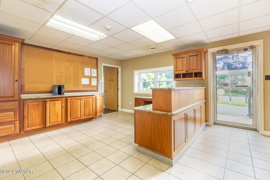 More Photos Of 6124 US Highway 15, Montgomery Warehouse For Lease