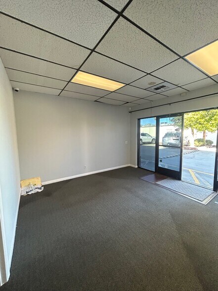 More Photos Of 24777-24890 Apple St, Newhall Flex For Lease