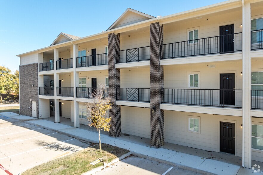 More Photos Of 100 N 5th St, Wylie Apartments For Sale