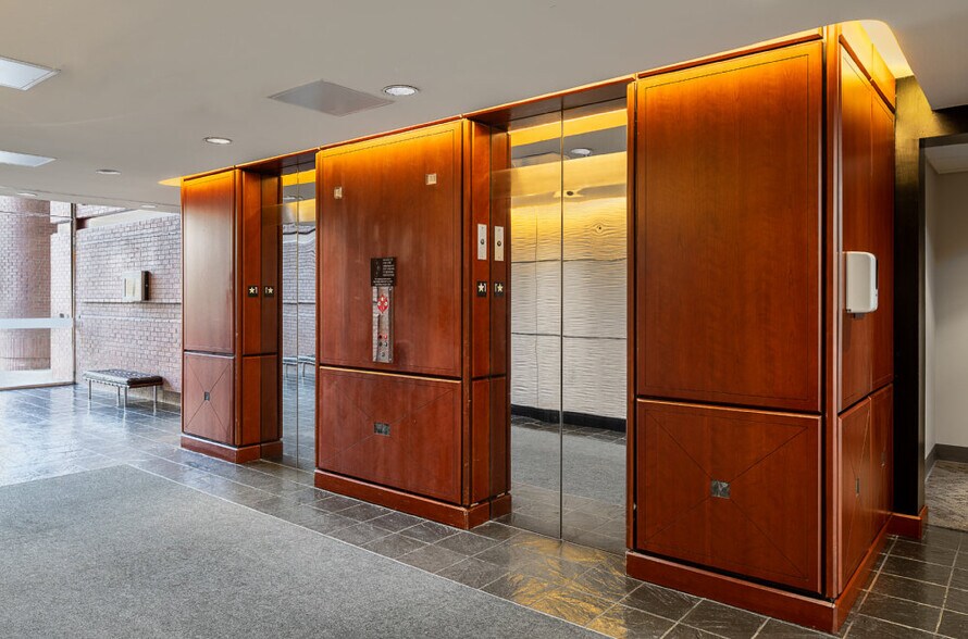 More Photos Of 3295 River Exchange Dr, Peachtree Corners Office For Lease