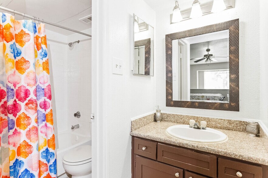 More Photos Of 8600 S Course Dr, Houston Apartments For Sale