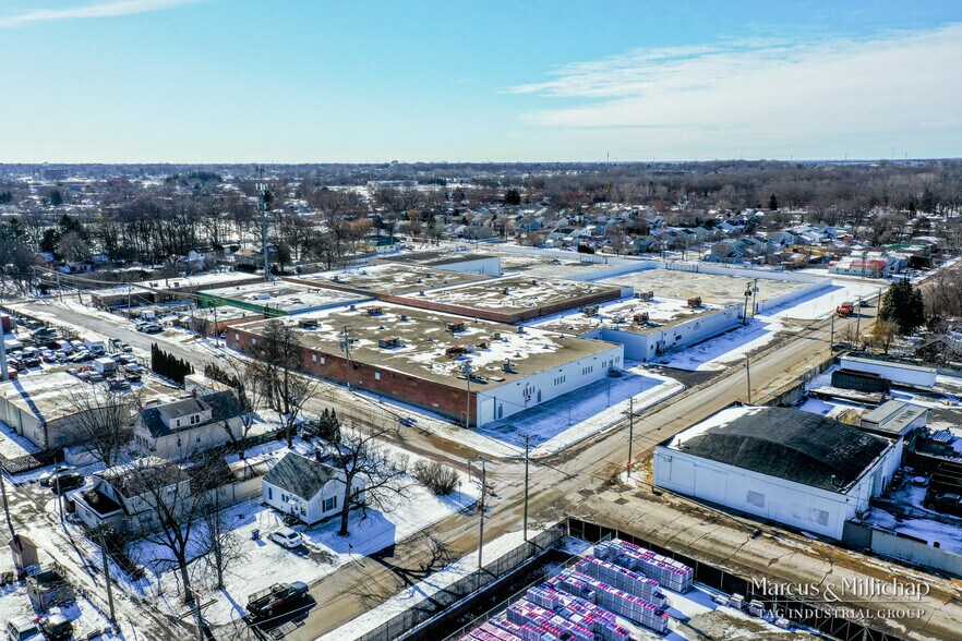 Primary Photo Of 1445 11th St, Waukegan Industrial For Sale